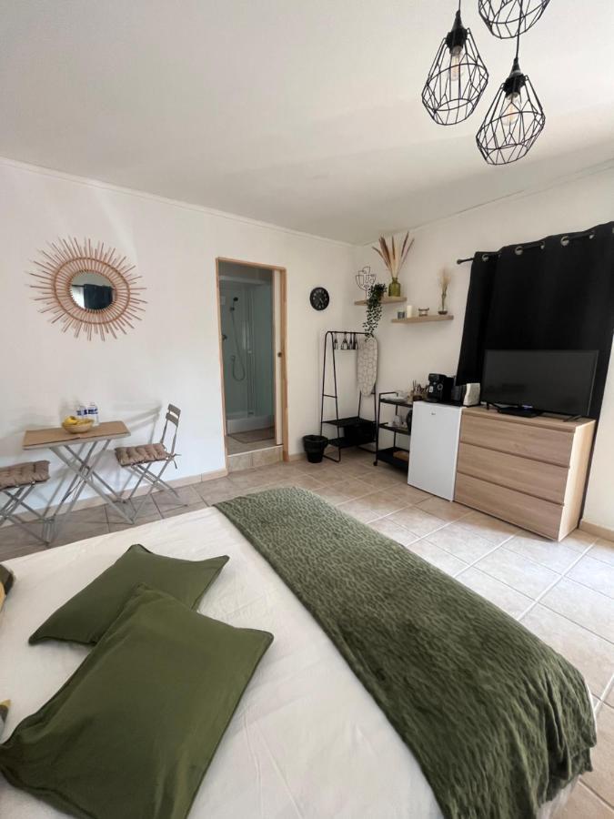 איסטרס Studio Chez Joss מראה חיצוני תמונה