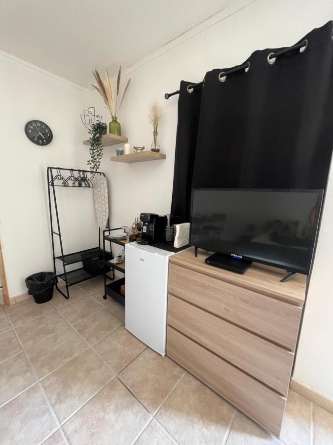 איסטרס Studio Chez Joss מראה חיצוני תמונה