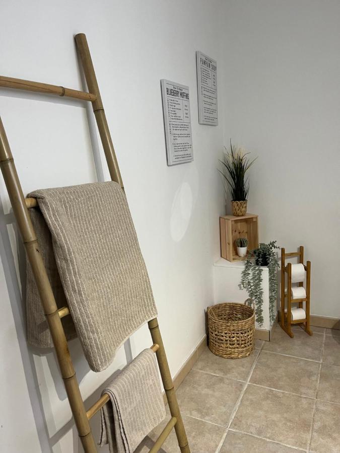 איסטרס Studio Chez Joss מראה חיצוני תמונה